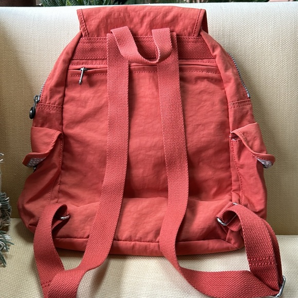 Kipling Ravier Backpack great gift idea - furry monkey keychain - Picture 5 of 7